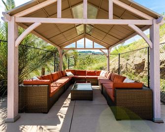Huge Hilltop Mansion with Million Dollar views - Perris