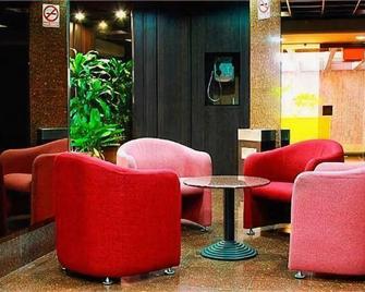 Cuarta Avenida - Caracas - Lounge