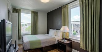 Quality Inn and Suites Kansas City Downtown - Kansas City - Habitación