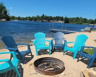 Newly Remodeled Lakefront Retreat- Long Lake, Harrison - Harrison - Patio