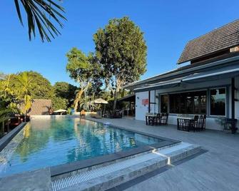 Buraphat Resort - Chiang Dao - Pool
