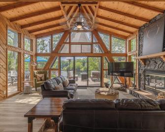 Lakeside Linden Retreat by Innsbrook Vacations! - Wright City - Sala de estar