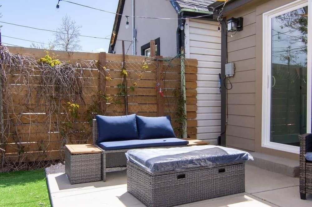 Patio getaway 5 min from downtown - דנבר - פטיו