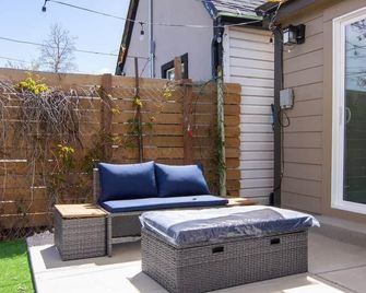 Patio getaway 5 min from downtown - Denver - Patio