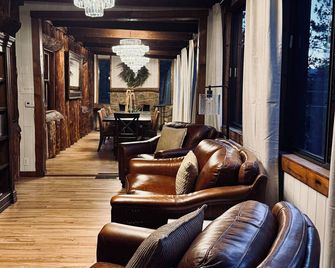Knickerbocker Mansion Inn B&B - Big Bear Lake - Lounge