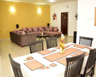 Vista Click to Go Apartment - Nugegoda - Dining room