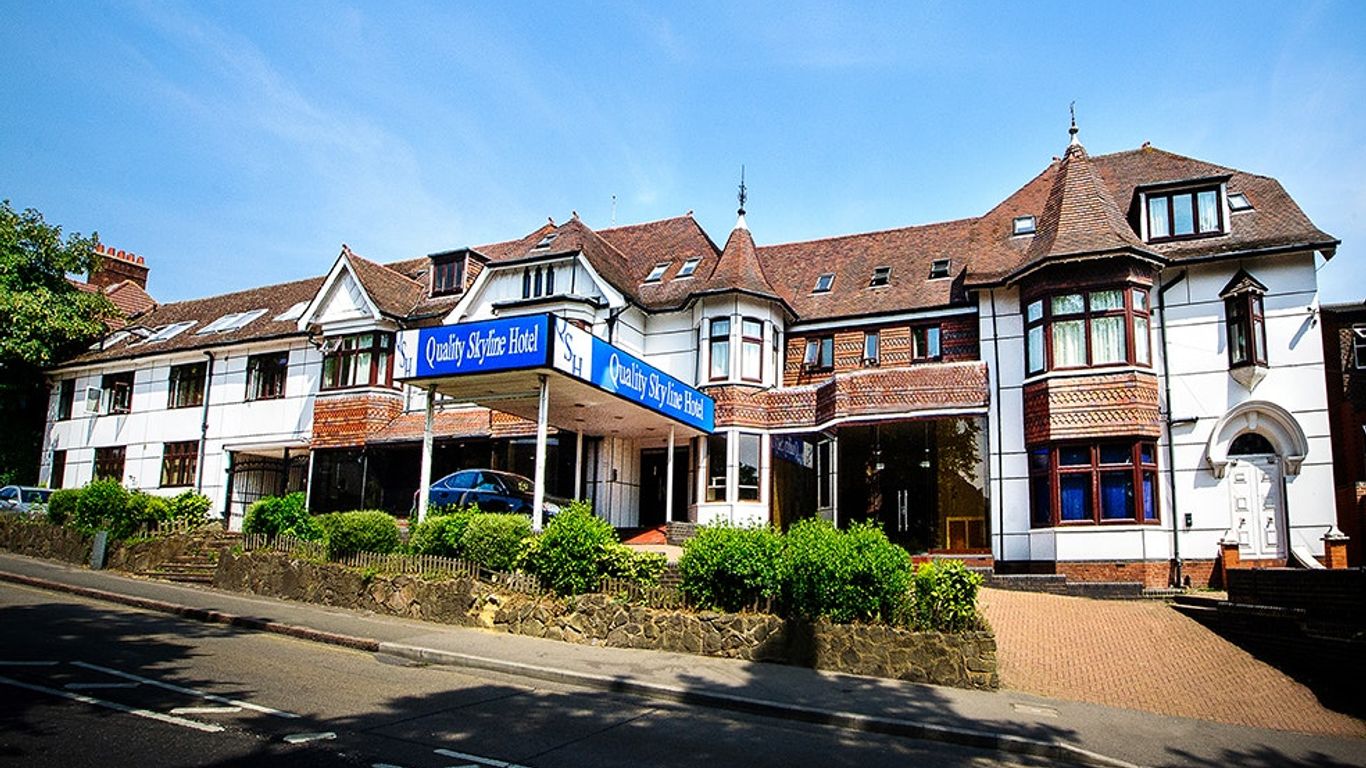 OYO The Luton Hotel