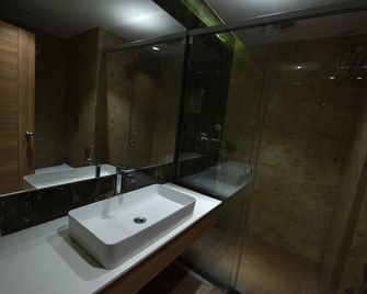 Hotel Smart City Park Inn - Tada