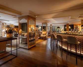 Romantik Hotel Schweizerhof - Grindelwald - Bar