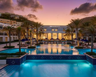 JW Marriott St. Maarten Beach Resort & Spa - Upper Prince's Quarter - Piscina