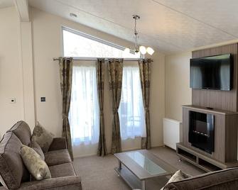 Riverside Rothbury Superior Lodge - Morpeth - Living room