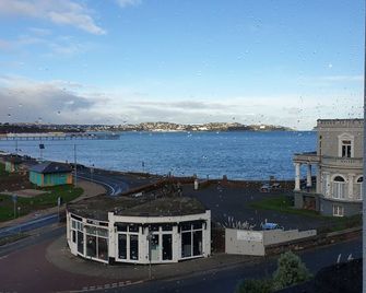 The Sands Hotel - Paignton - Parveke