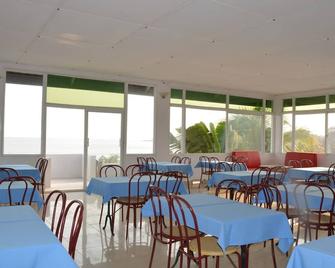 Hotel Azur Conakry - קונקרי - מסעדה