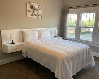 Twin Lakes Creamery, Grill & Inn - Leitchfield - Bedroom