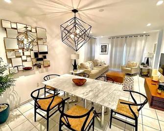 3BR House – 15 Mins from Downtown and the beaches - 邁阿密 - 餐廳