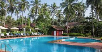 Summer Sands Beach Resort - Mangalore - Pool