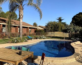 Kingswood Motel - Tocumwal - Pool