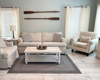 Slow Mo 17ad-Beautiful Beach Cottage @ The Purple Parrot Resort/Perdido Key Fl - Perdido Key - Sala de estar