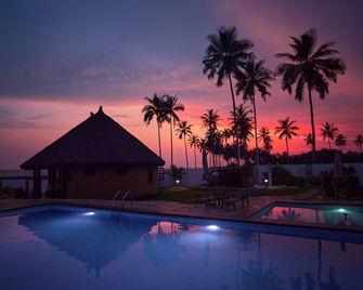 Lemon Beach Resort - Elmina - Pool