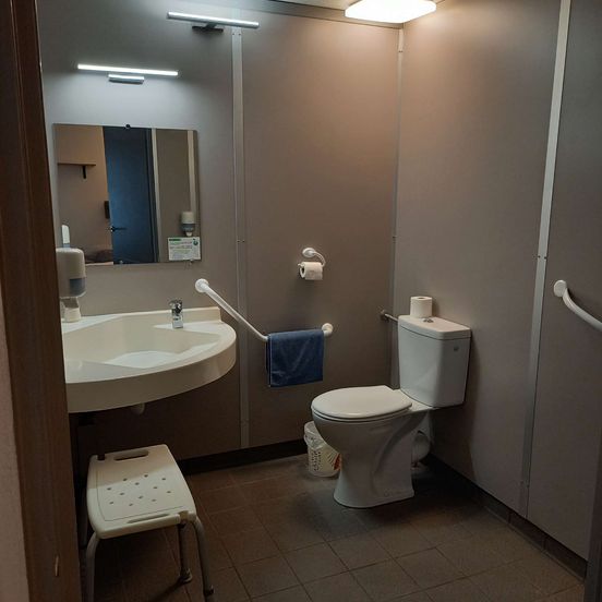 Kyriad Direct Saintes image 1