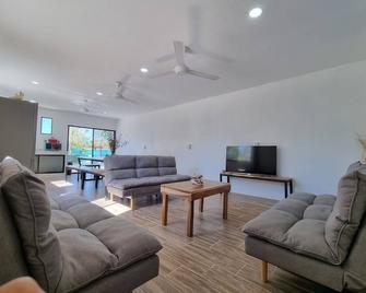 Pinilla Highlands Incredible mountain views - Tamarindo - Wohnzimmer