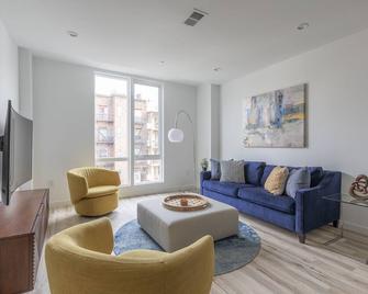 Modern 3br Lofts With Outdoor Space Near Nyc - Hoboken - Living room