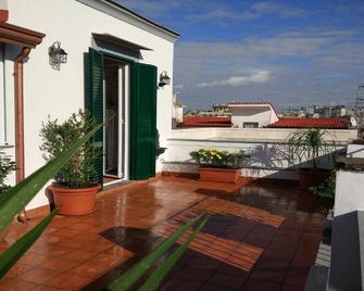 Gregorius Diamerisma panoramic terrace - Naples - Balcony