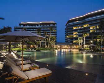 Hainan Greentown Blue Bay Resort - Lingshui - Piscina