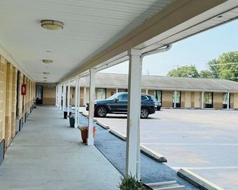 Executive Inn & Suites - 里士滿 - 建築