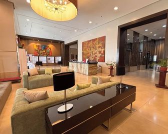 Modern spacious studio with pool & stunning city view in Quezon City - Quezon City - Lobby