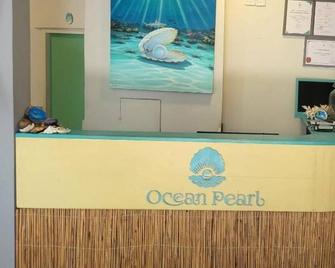 Ocean Pearl : Deluxe Triple Room - Maafushi - Recepce