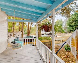 The Cottage at Overlook Farm - Landrum - Balcony