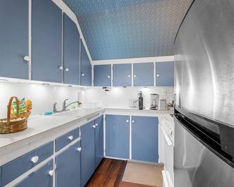 Private Guest Suite on 8 Acres,Mountain Views, Walk to Rail Trail, 2min to Town\n - New Paltz - Kitchen