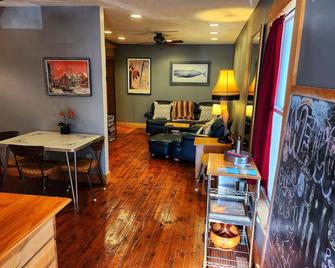 Accogliente e caldo #1Family Run - קליבלנד - סלון