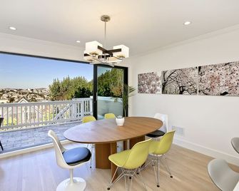 NEW stunning spacious apt with sweeping views - سان فرانسسكو - شرفة