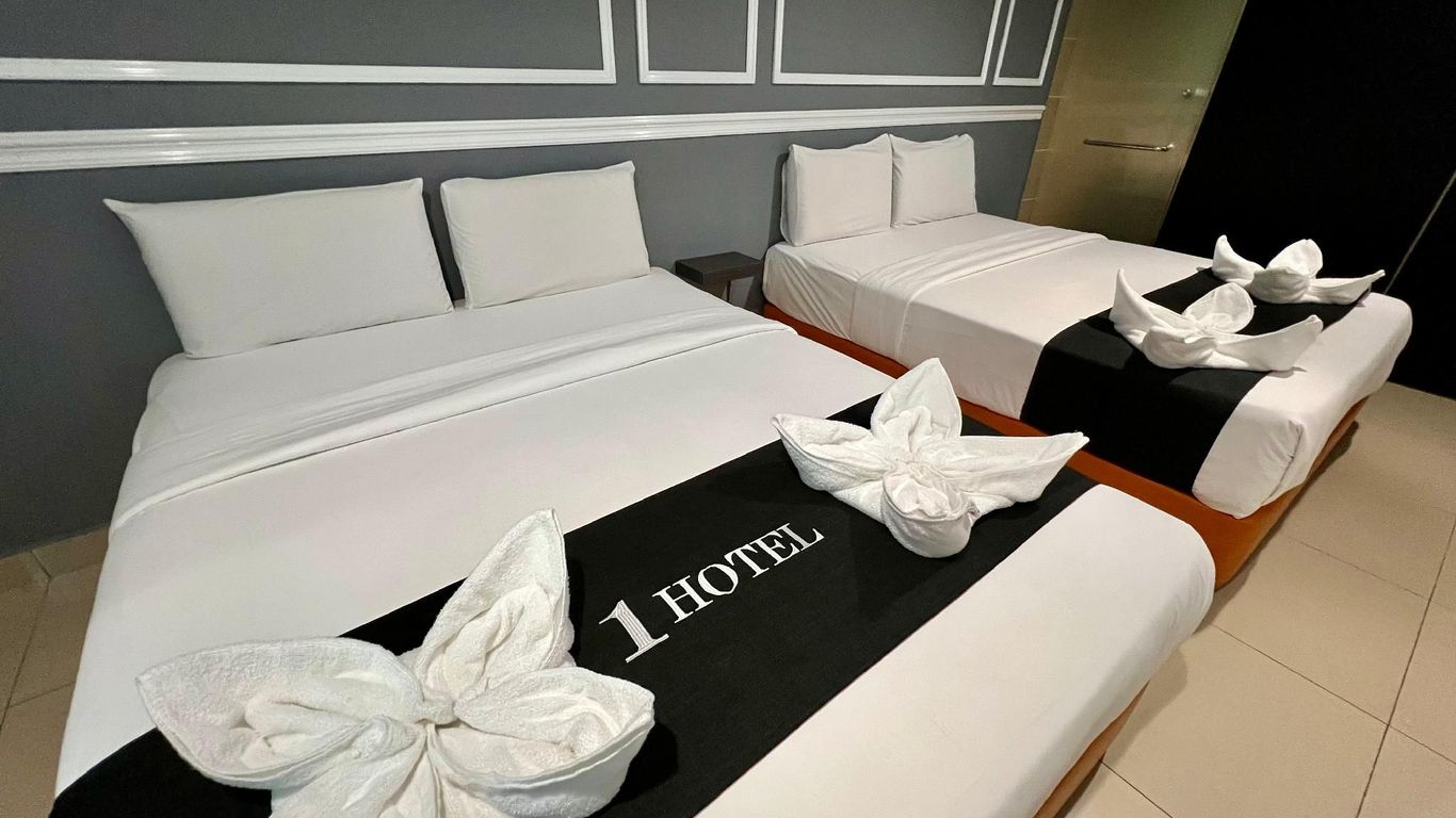 1 Hotel Mahkota Cheras