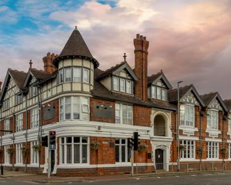 Best Western The Plough Hotel - Northampton - Building