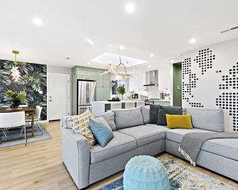 @ Marbella Lane - Sj Designer Home 3br Ldry+p - San Jose - Living room