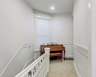 In The Heart of Haight Ashbury 5 Bedroom - San Francisco