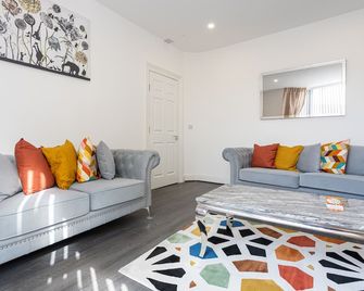 Tco Luxury House - Liverpool - Living room