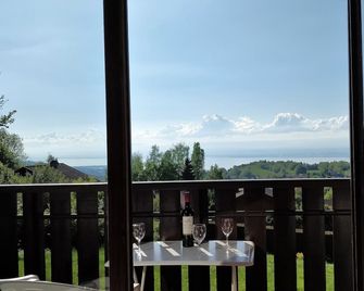Apartment With Magnificent Lake View, 450m From Cable Car - Thollon-les-Mémises - Balkon