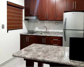 Luxury Apartment #4 Steps Away from Imss / Umae - Ciudad Obregón - Kitchen