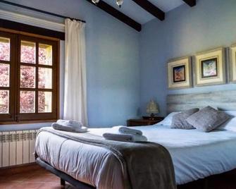 Casa Can Boix - L'Hostalnou de Bianya - Bedroom