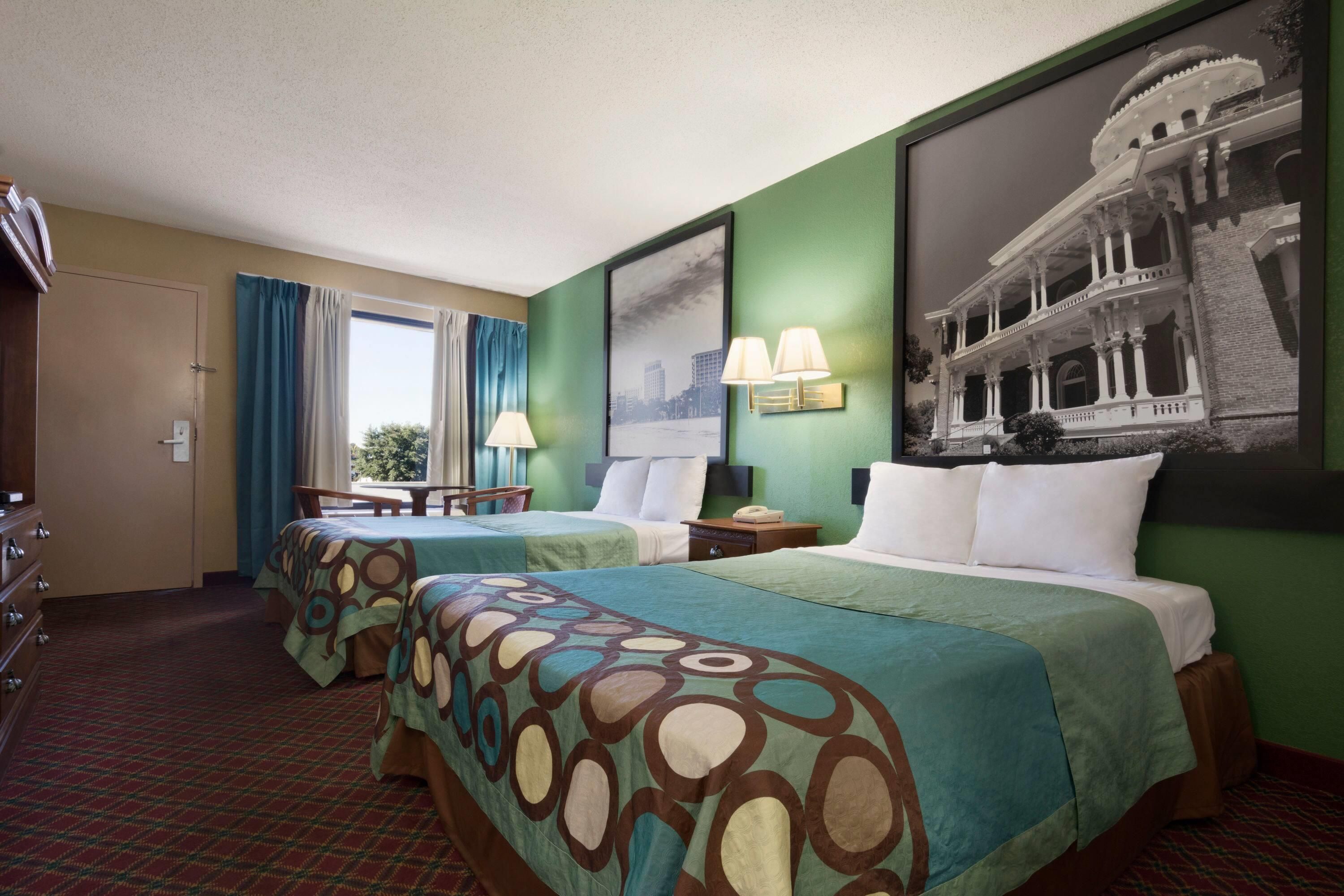 Super 8 by Wyndham Hattiesburg North/University Area thumbnail 3