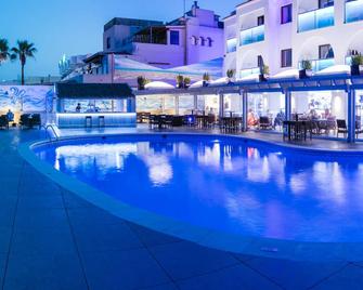 Apartamentos Sal Rossa - Sant Josep de sa Talaia - Zwembad