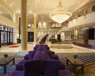 Knightsbrook Hotel & Golf Resort - Trim - Lobby