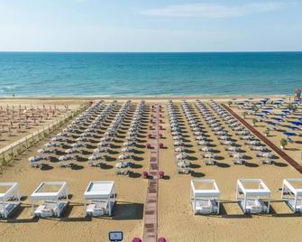 Villaggio Lido Del Sole - Bibione - Strand
