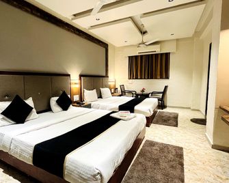 Hotel Shrimad - Ahmedabad - Bedroom