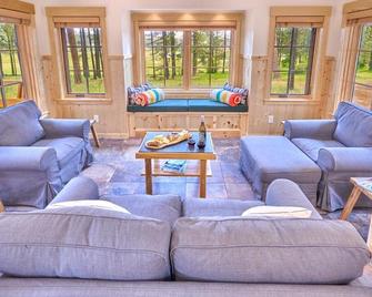 House On Metolius - Camp Sherman - Living room