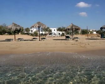 Porto Paradiso - Chrisi Akti - Beach